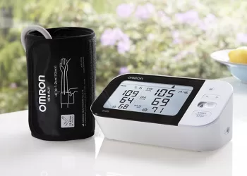 OMRON M7 Intelli IT tlakomjer za nadlakticu